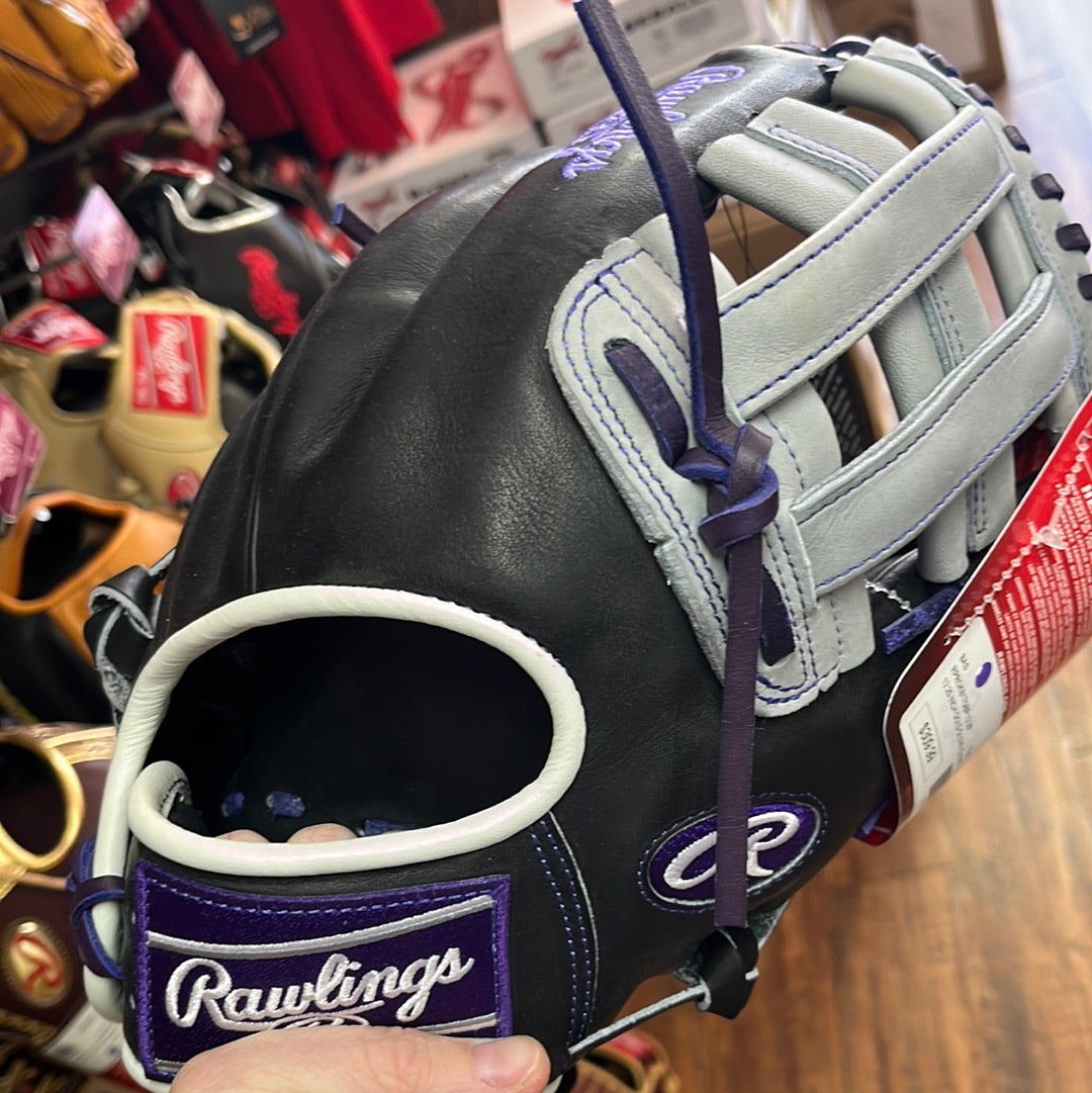 GLOVE OF THE MONTH rprokb17bgp rht