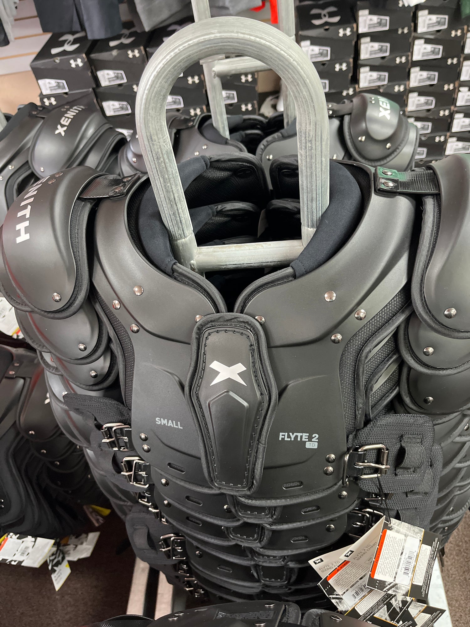 Xenith shoulder pads FLYTE 2 with buckles TD