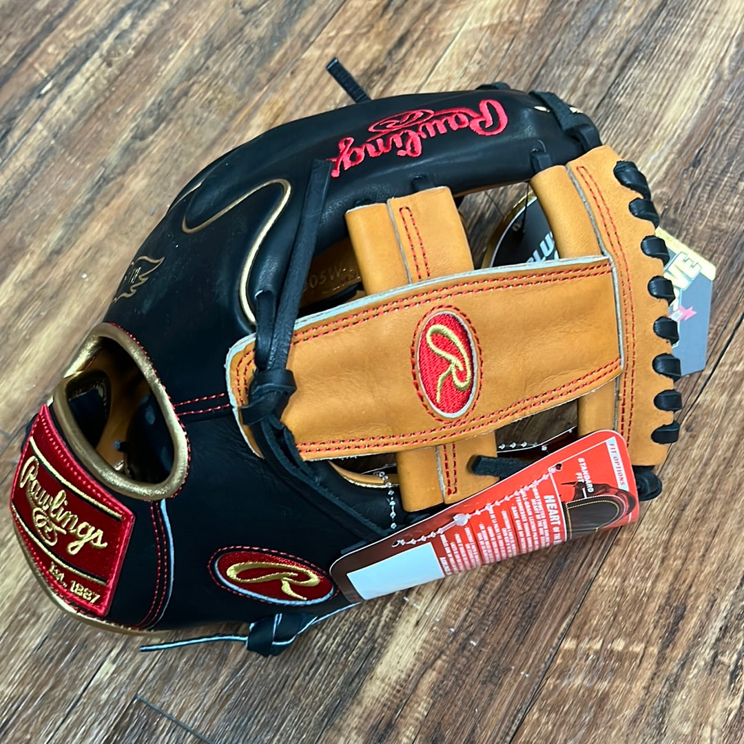 JANUARY 2024 GLOVE OF THE MONTH PRO205W-13TB RHT