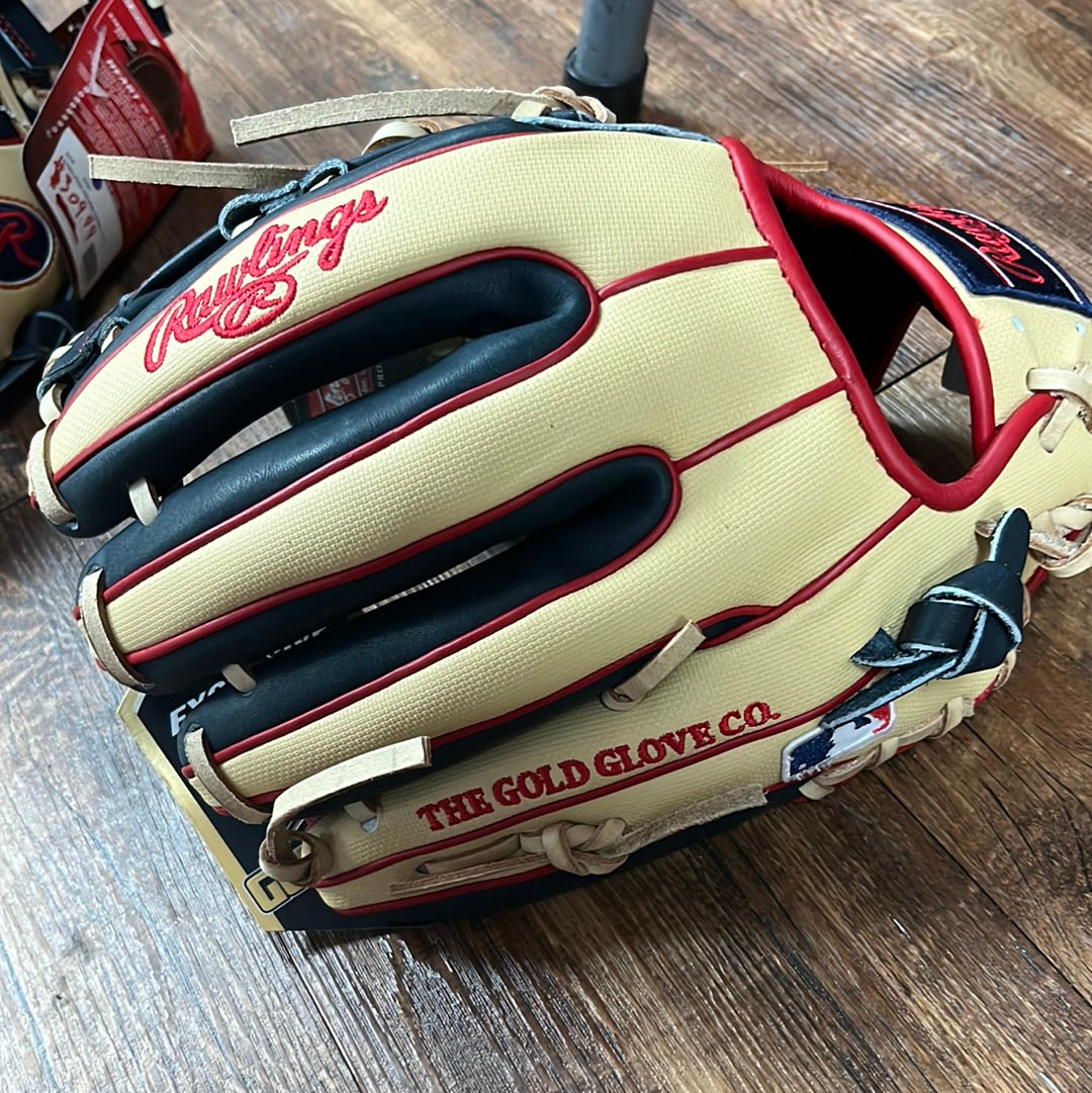 GLOVE OF THE MONTH PRO934-32NSS